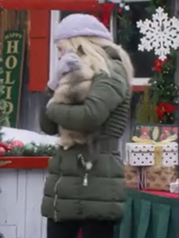 Amanda Jordan Green Puffer Jacket 2025 Movie Amanda Jordan Green Puffer Jacket 2025 Movie