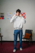 Oversize-Skateboard-White-Hoodie